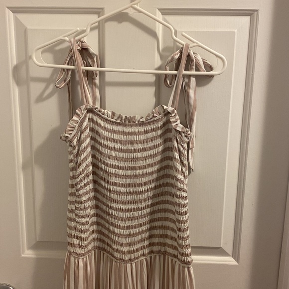 Maxi Dress with tied straps - Picture 2 of 3